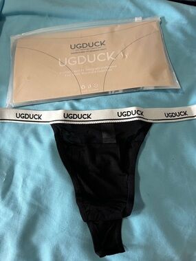 UgDuck Women's Black Logo Waistband Thong size large Newin package 5 pcs